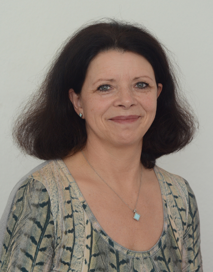 Frau Britta Prill